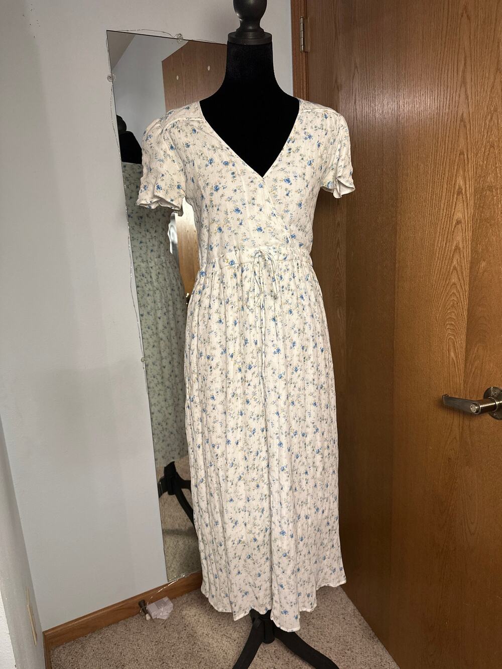 The Dawn Dress by Christy Dawn Midi White blue Ditsy Floral Flutter Sleeve XS